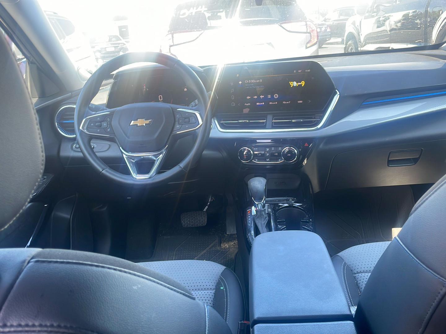 2024 Chevrolet Trax LT photo 6