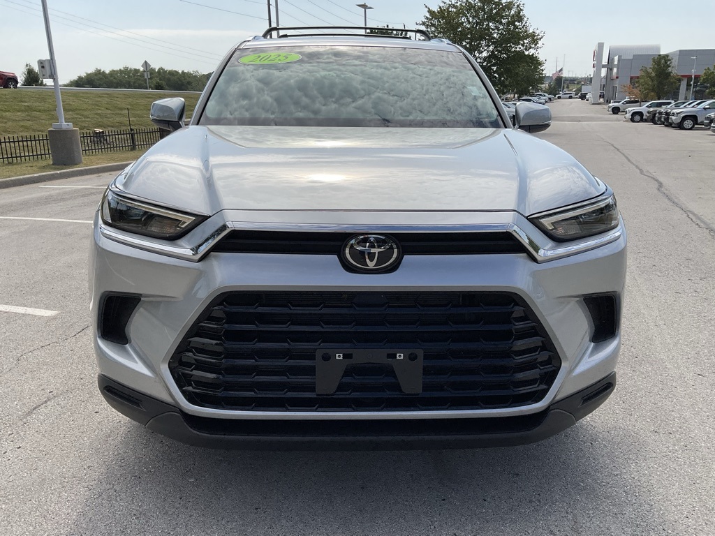 Certified 2025 Toyota Grand Highlander XLE with VIN 5TDACAB55SS042027 for sale in Kansas City