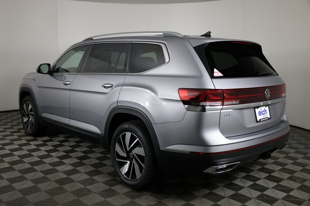 2025 Volkswagen Atlas SEL photo 4