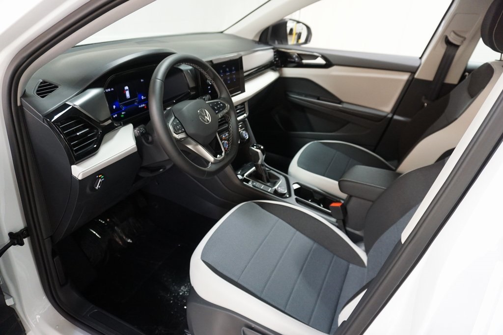 2025 Volkswagen Taos S photo 8