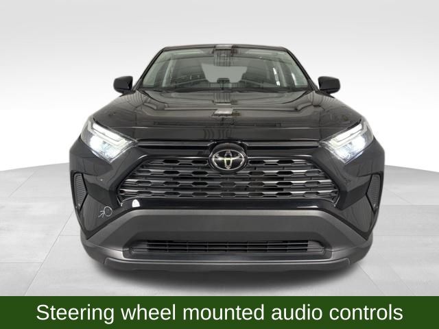 2023 Toyota RAV4 LE photo 3