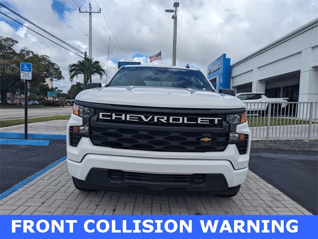 2023 Chevrolet Silverado 1500 Custom photo 2