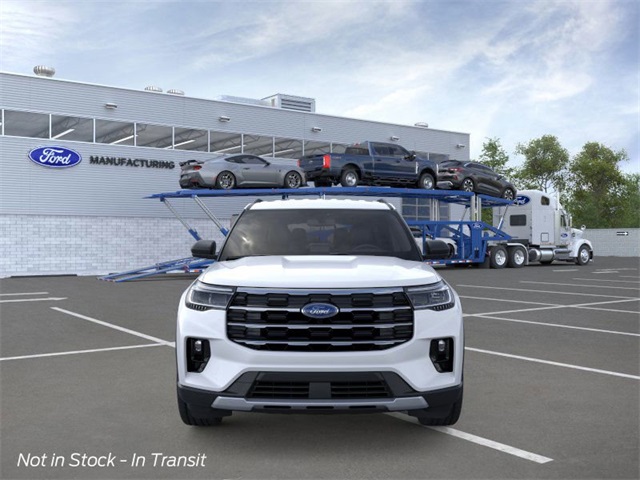 2025 Ford Explorer photo 2