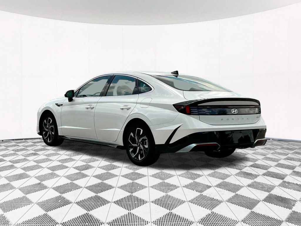 2025 Hyundai Sonata SEL photo 4