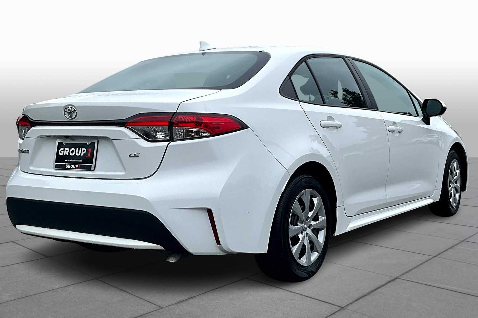 2022 Toyota Corolla LE photo 12