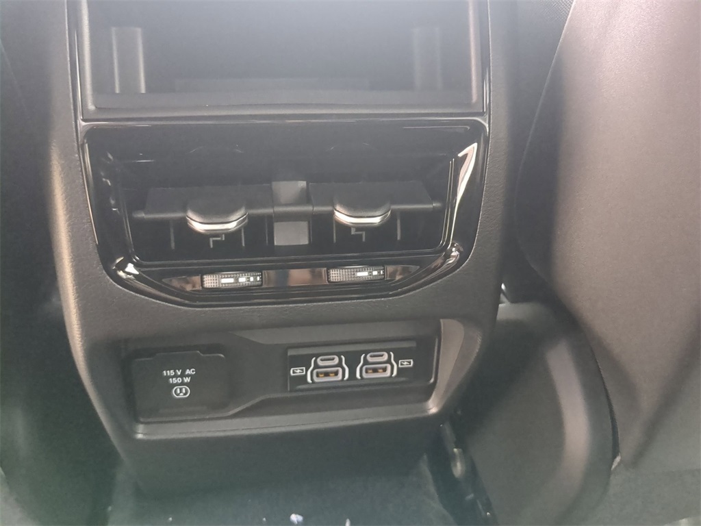 2025 Jeep Grand Cherokee Altitude X photo 12