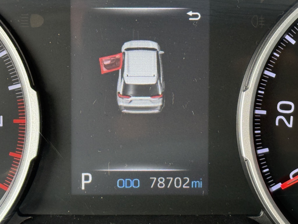 2021 Toyota RAV4 XLE photo 21