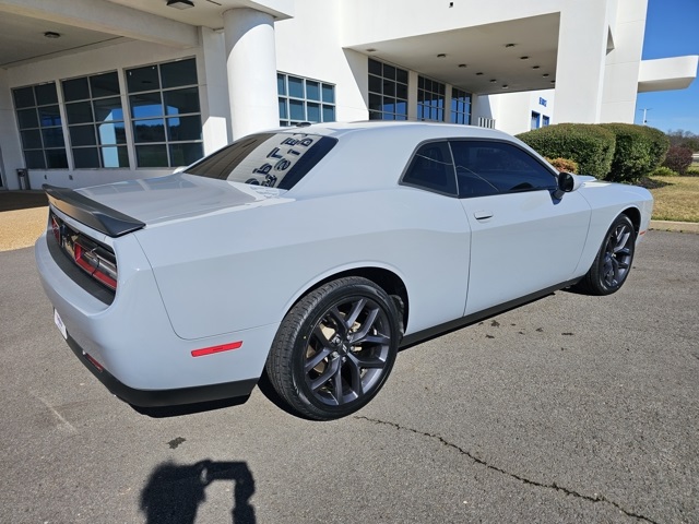 2021 Dodge Challenger SXT photo 2