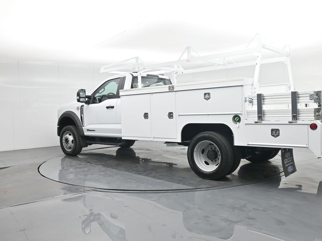 2025 Ford F-450 photo 5