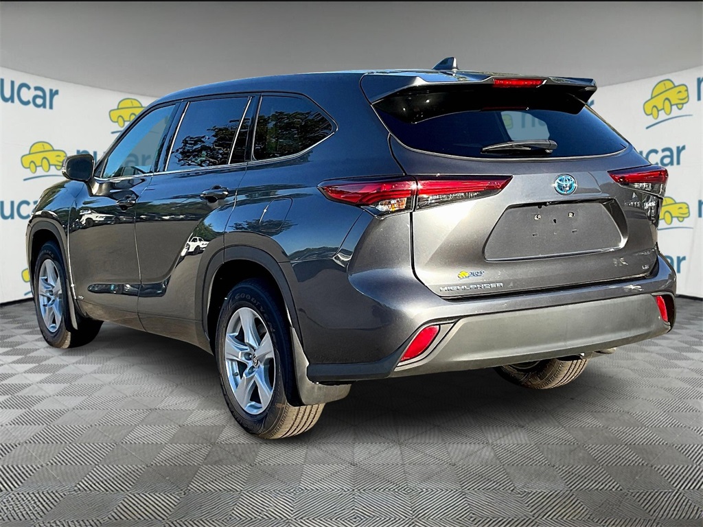 2020 Toyota Highlander Hybrid LE photo 4