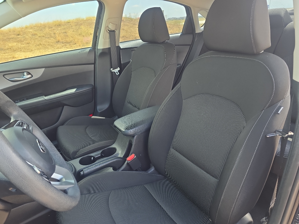 2021 Kia Forte LXS photo 12