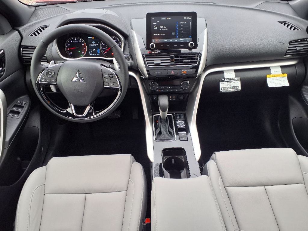 2025 Mitsubishi Eclipse Cross SEL photo 4