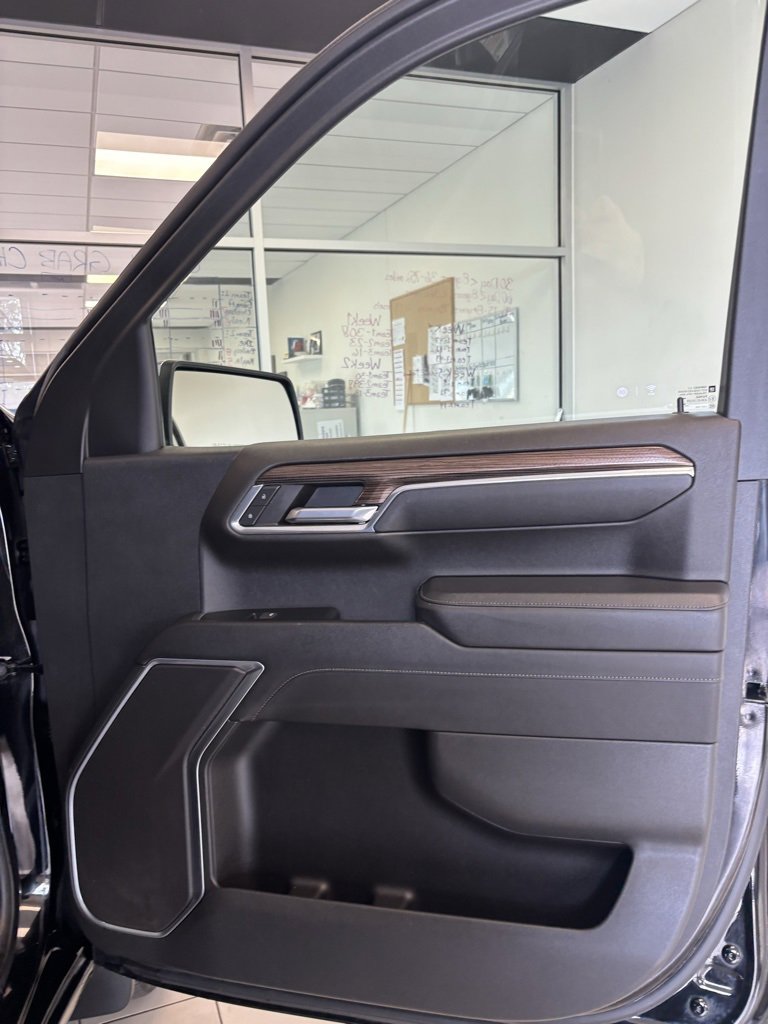2023 Chevrolet Silverado 1500 LT photo 14