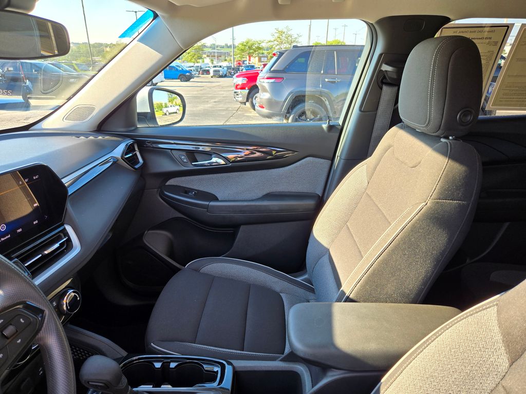 2025 Chevrolet Trailblazer LT photo 21