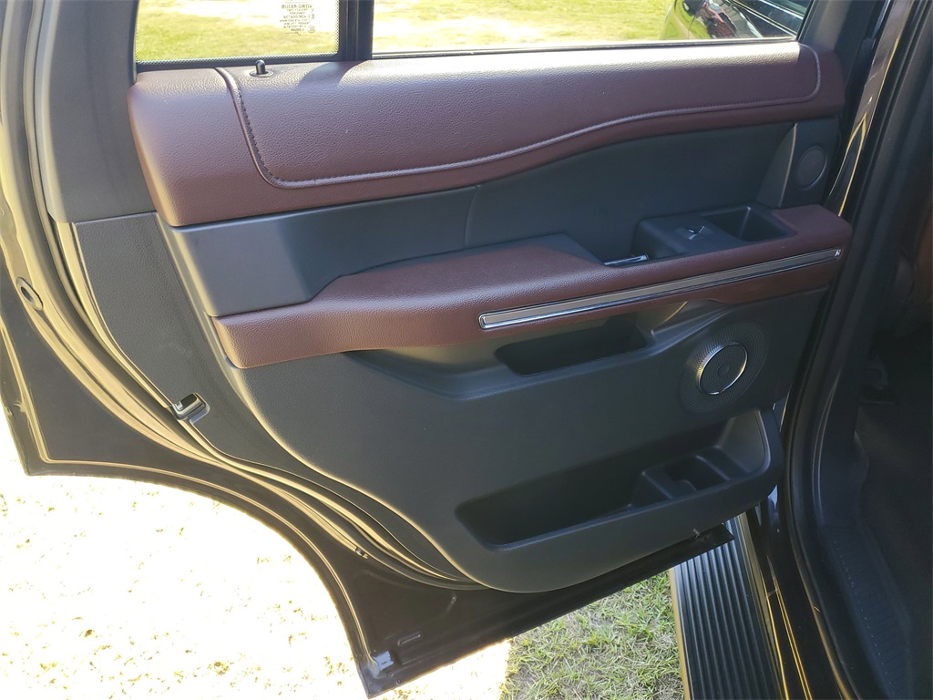 2024 Ford Expedition Limited photo 33