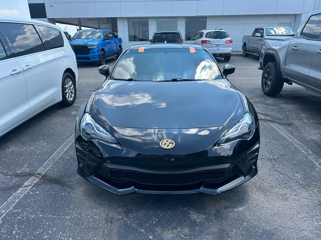 2017 Toyota GR86 Base photo 2