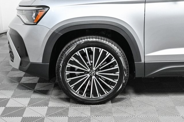 2025 Volkswagen Taos SE photo 27