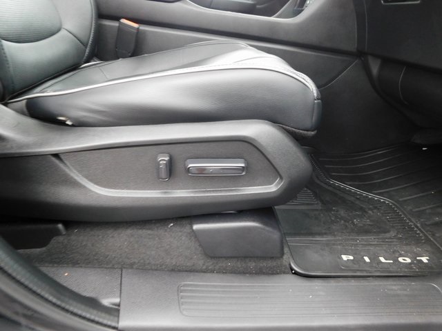 2023 Honda Pilot Elite photo 18