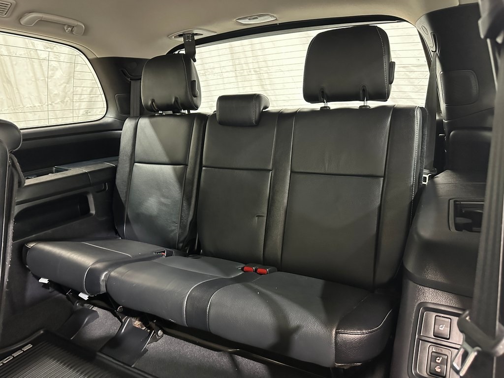 2019 Toyota Sequoia SR5 photo 33