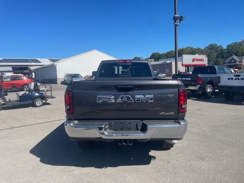 2026 Ram 3500 Tradesman photo 4
