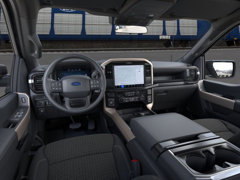 2025 Ford F-150 STX photo 4