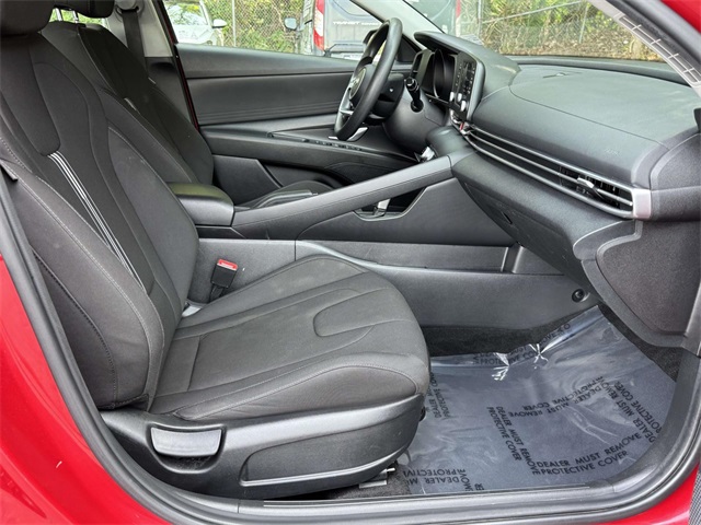 2023 Hyundai Elantra SEL photo 16