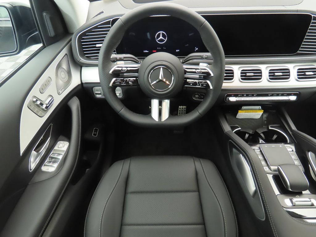 2025 Mercedes Benz GLS 450 4MATIC photo 10