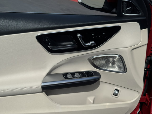 2025 Mercedes Benz C 300 photo 8
