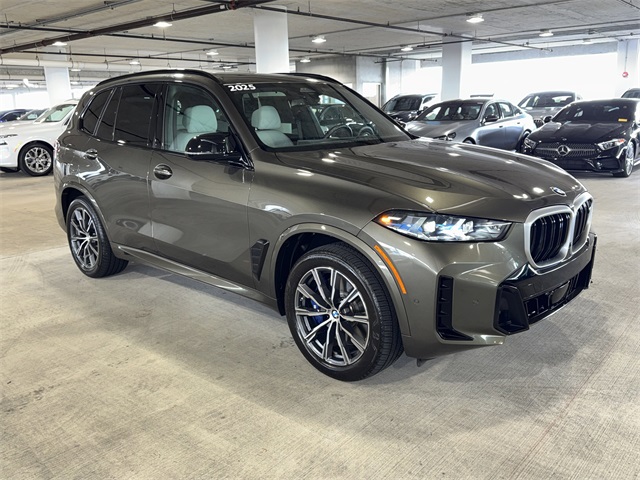2025 BMW X5 M60i's photo