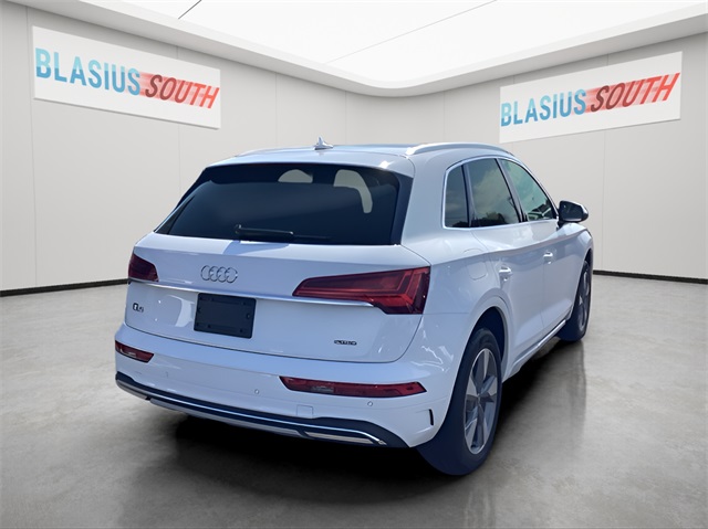 2024 Audi Q5 40 Premium Plus photo 3