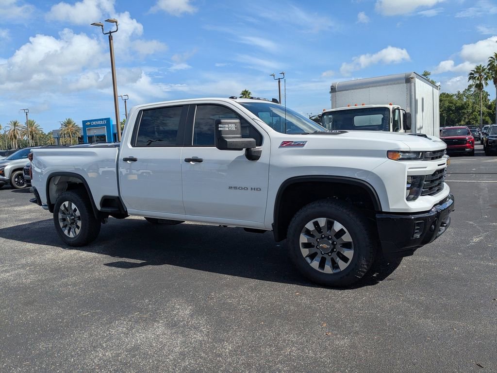 2025 Chevrolet Silverado Custom photo 2