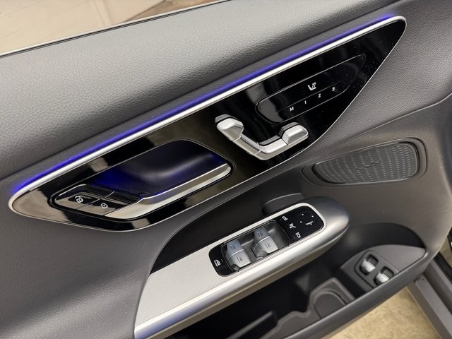 2025 Mercedes Benz GLC 350e 4MATIC photo 11