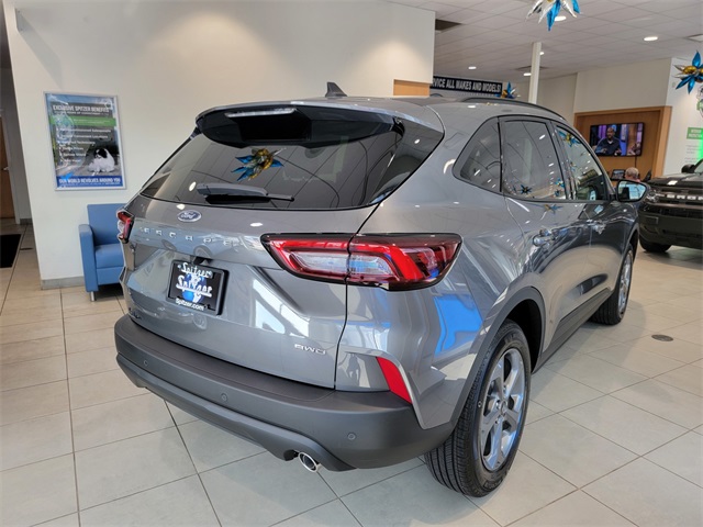 2025 Ford Escape ST-Line photo 3