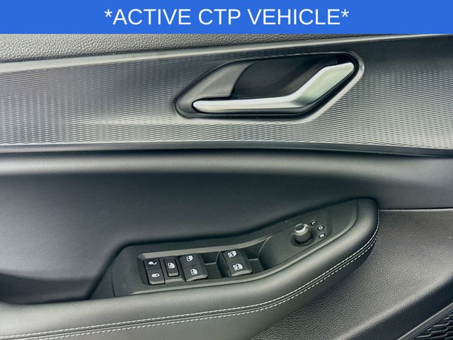 2025 Jeep Grand Cherokee Laredo Altitude photo 13