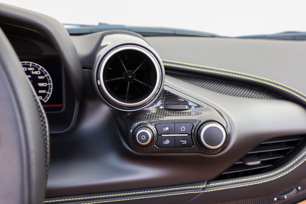 2021 Ferrari F8 Spider photo 19