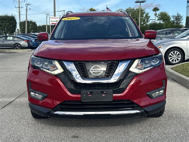 2017 Nissan Rogue SL photo 2