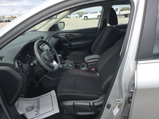 2020 Nissan Rogue Sport S photo 3