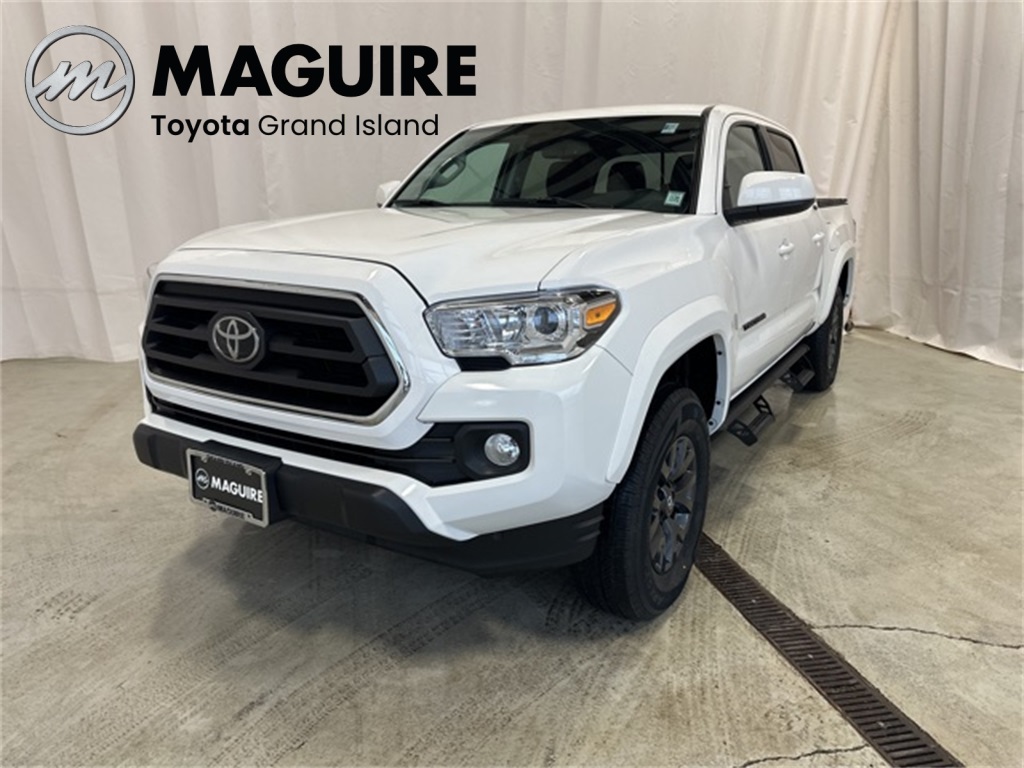 2023 Toyota Tacoma SR5's photo