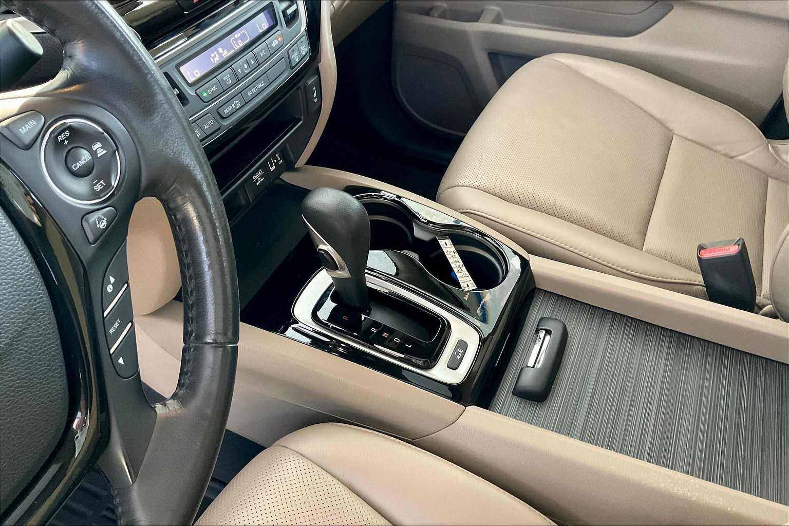 2019 Honda Ridgeline RTL-E photo 16
