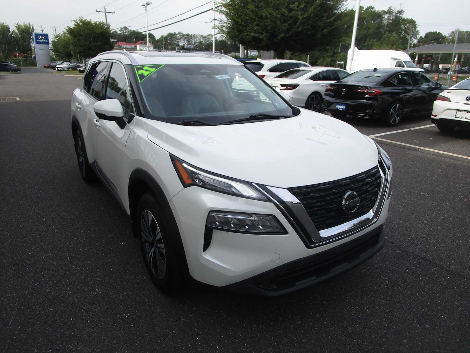 2021 Nissan Rogue SV photo 4