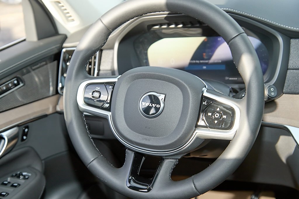 2026 VOLVO XC90 - Image 26