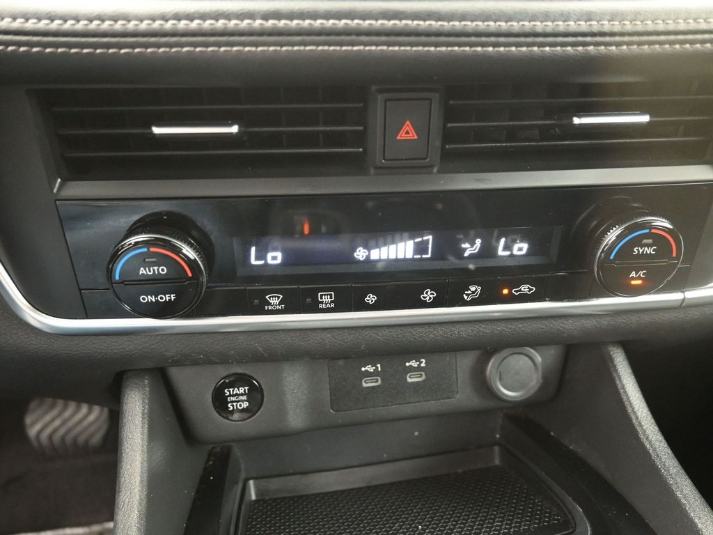 2024 Nissan Rogue SV photo 9