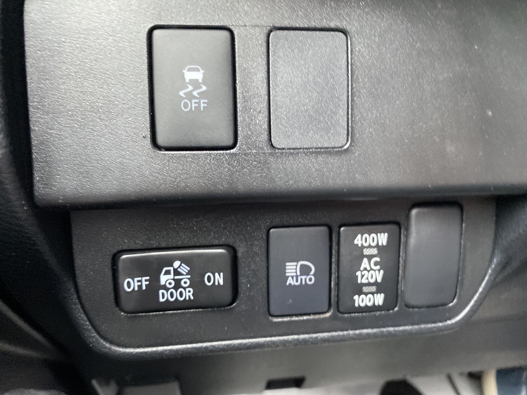 2020 Toyota Tacoma TRD Off-Road photo 26