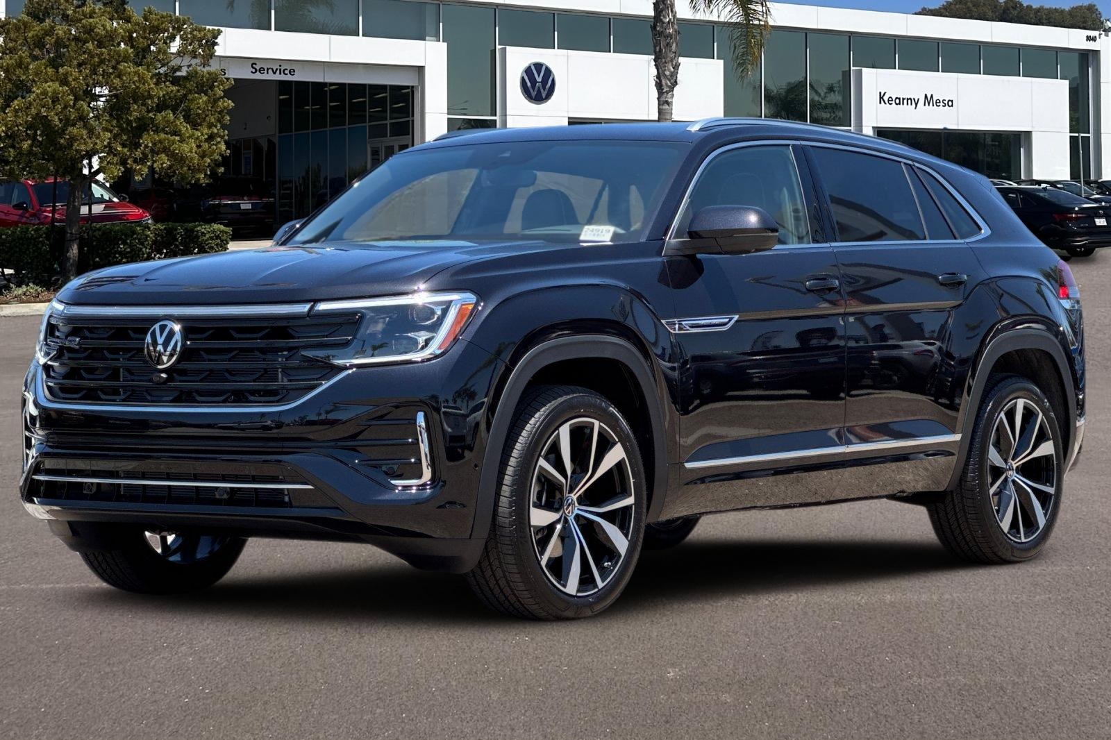 2025 Volkswagen Atlas Cross Sport SEL Premium R-Line photo 8