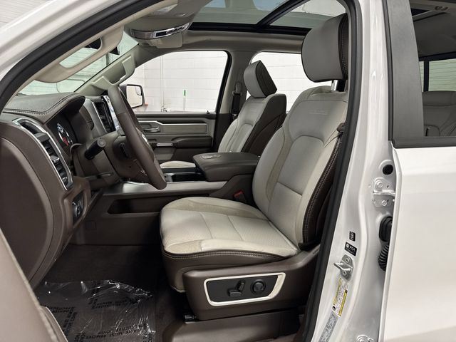 2025 Ram 1500 Laramie photo 3