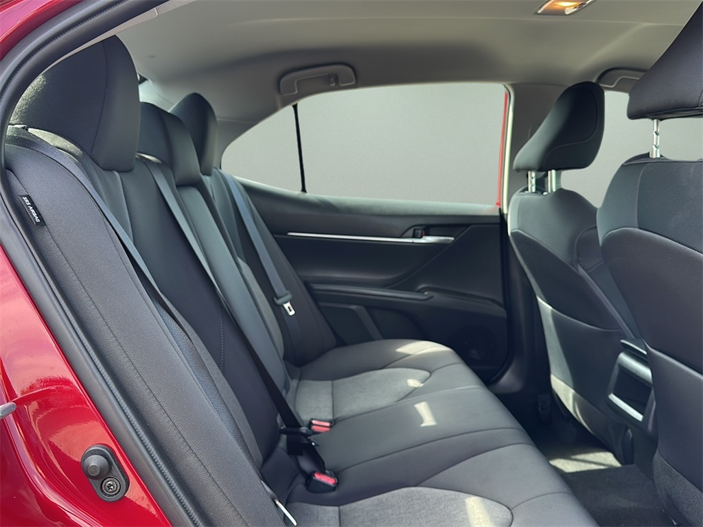 2022 Toyota Camry LE photo 22