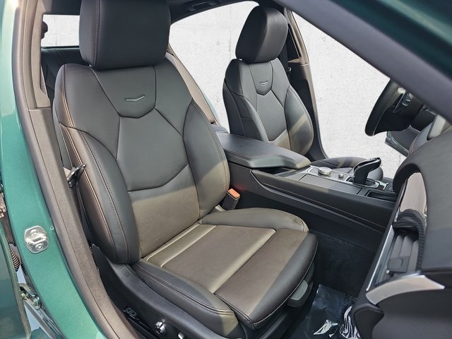 2025 Cadillac CT5 V photo 10