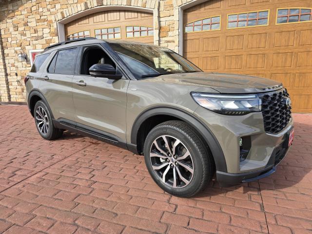 2026 Ford Explorer ST-LINE's photo