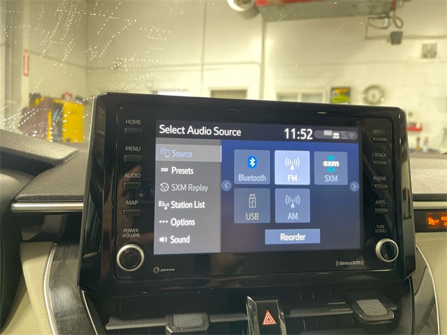 2022 Toyota Corolla Hybrid LE photo 18