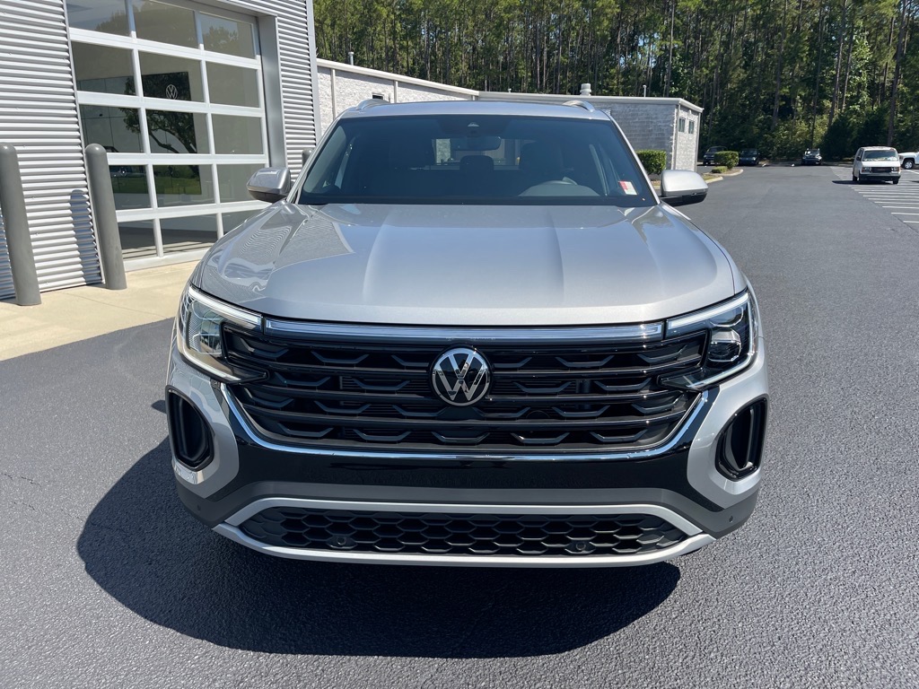 2026 Volkswagen Atlas Cross Sport SE photo 2